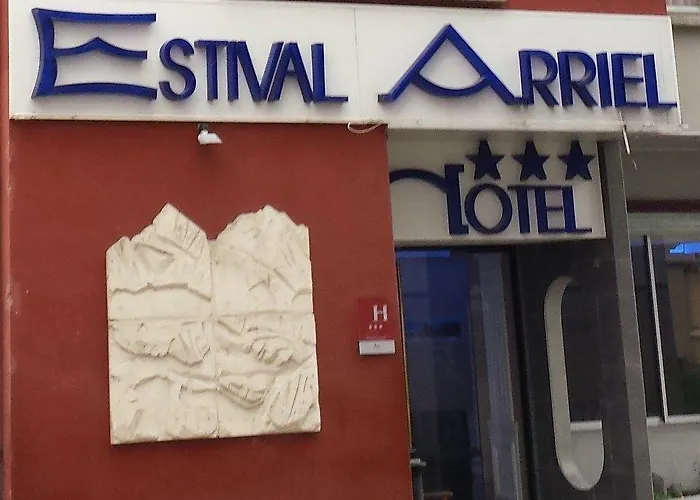 Estival Arriel فندق 3*