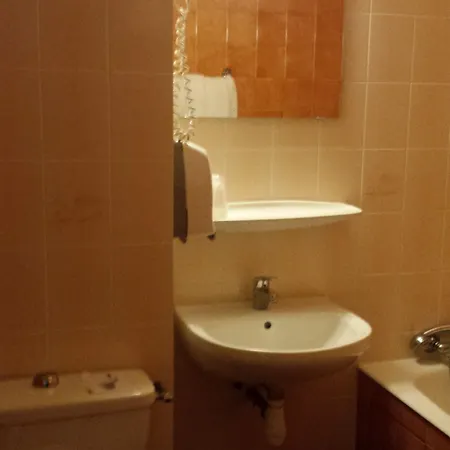 Hotell Estival Arriel Entierement Climatise Lourdes