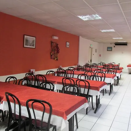 Hotell Estival Arriel Entierement Climatise Lourdes